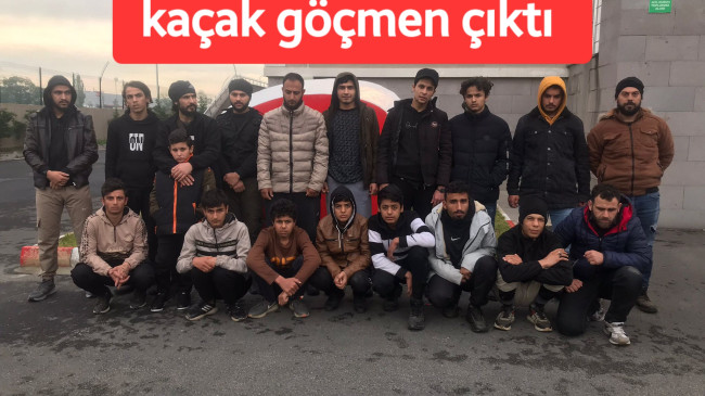 Lastiği patlatırak durdurulan panelvandan 19 kaçak çıktı