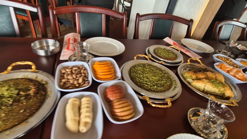 WhatsApp-Image-2025-01-23-at-14.32.06-1024x576 Tekirdağ’ın Tatlı Cenneti: Yeni Beyzade Künefe Açıldı!